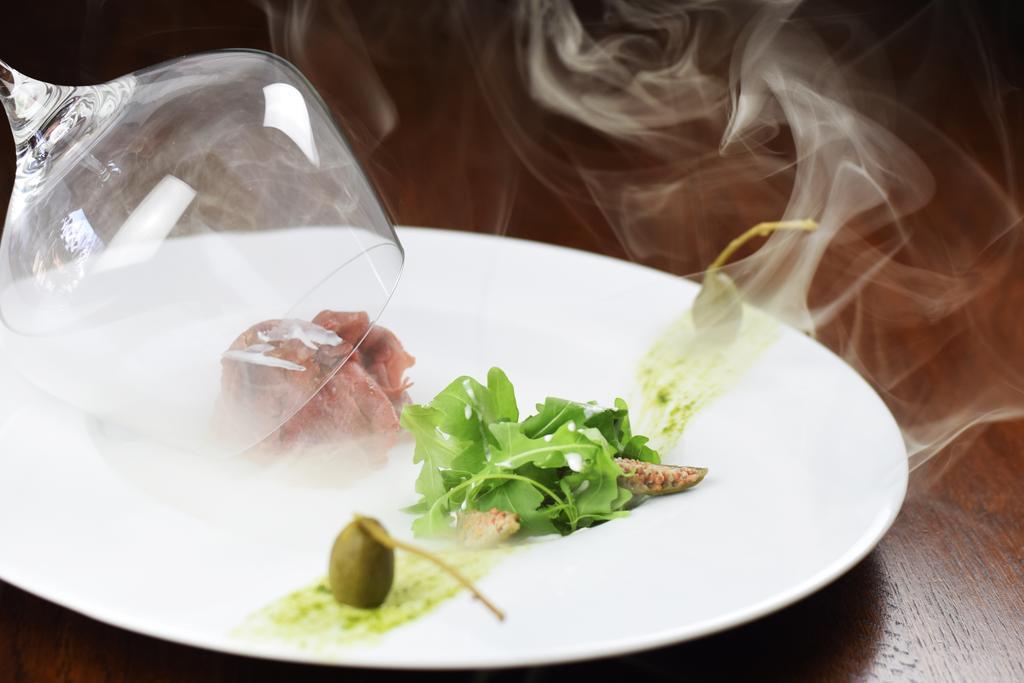 Barock Restaurant & Pension Topoľčany エクステリア 写真