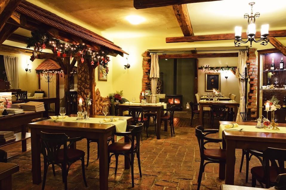 Barock Restaurant & Pension Topoľčany エクステリア 写真