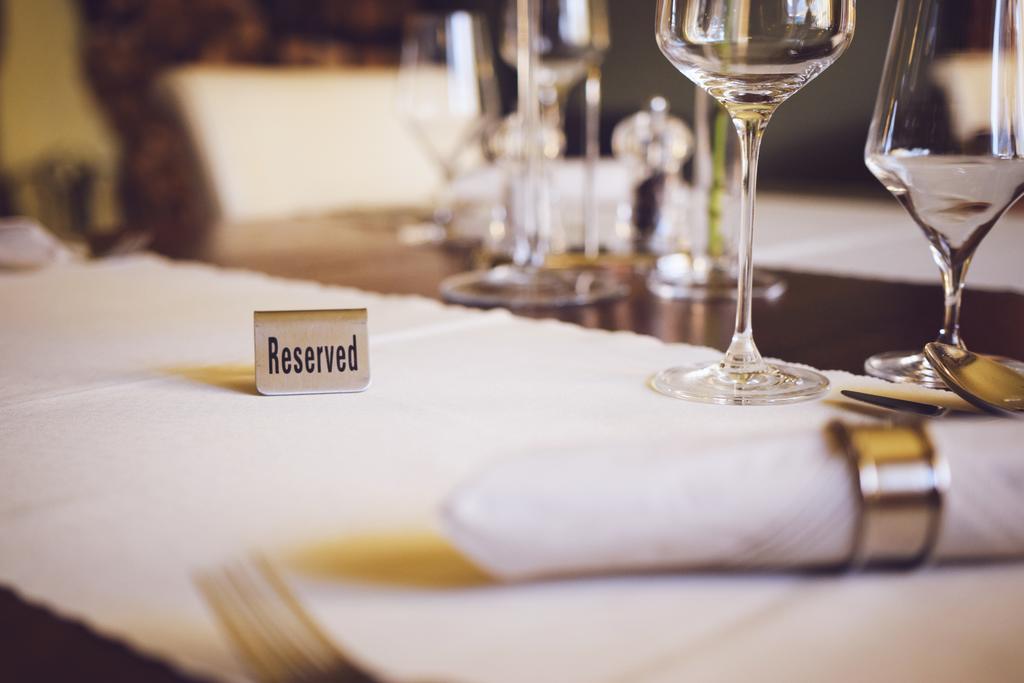 Barock Restaurant & Pension Topoľčany エクステリア 写真