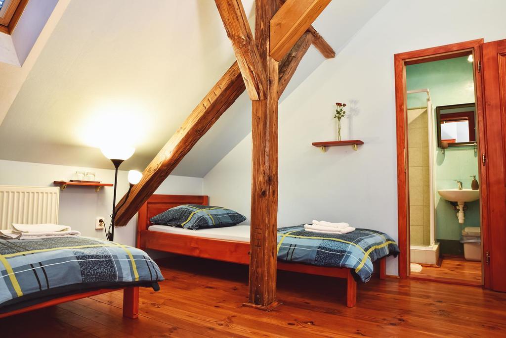Barock Restaurant & Pension Topoľčany エクステリア 写真